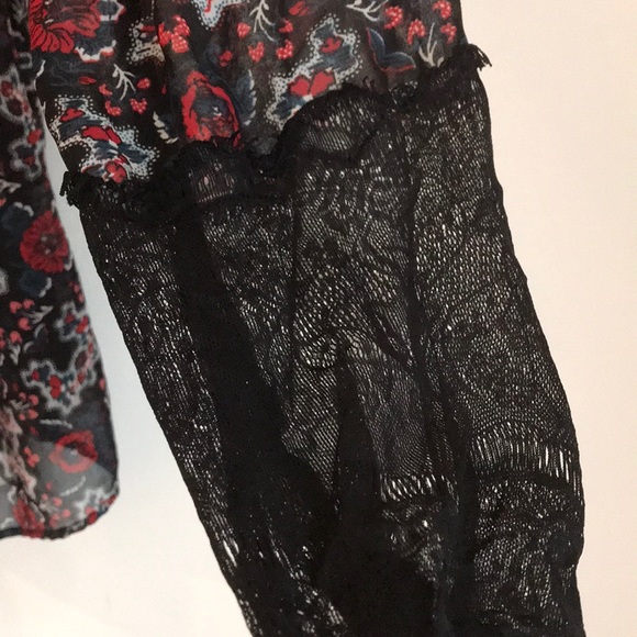 Wendy Bellissimo Black Lace Flower Blouse - Picture 11 of 16